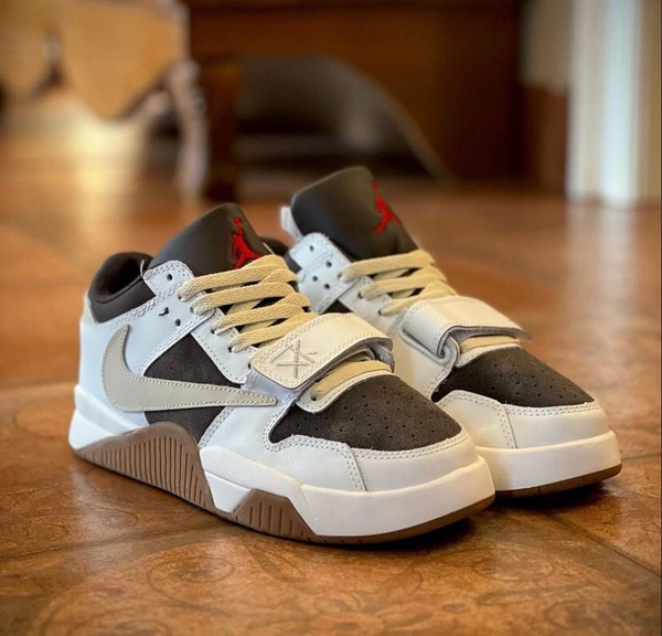 Air Jordan Retro Travis Scott - 10.5, White&Bone