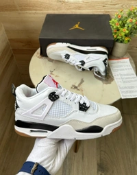 Air Jordan Retro 4 SB X White/Black - 9