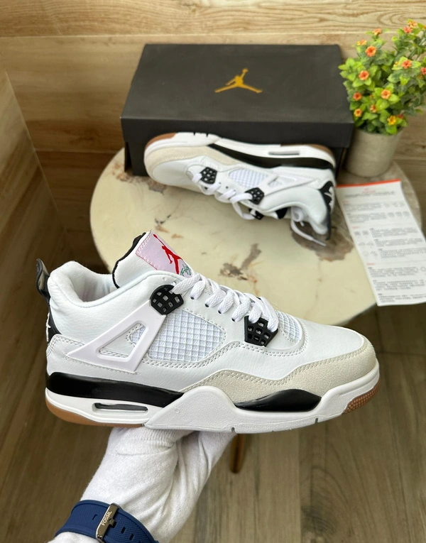 Air Jordan Retro 4 SB X White/Black - 9