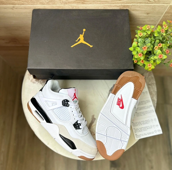 Air Jordan Retro 4 SB X White/Black - 9