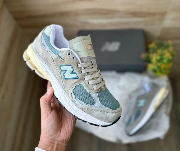 New Balance 2002 R Mirage Grey - Euro 44