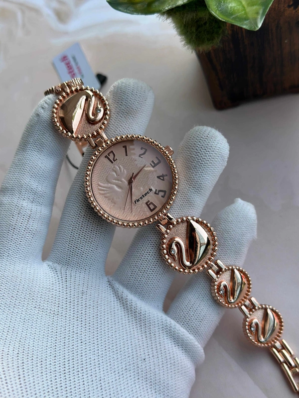 Ladies Budget Watch - Turkish Rose