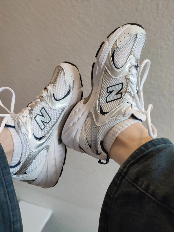 New Balance  530
