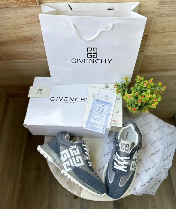 Givenchy Logo Sneakers - 7