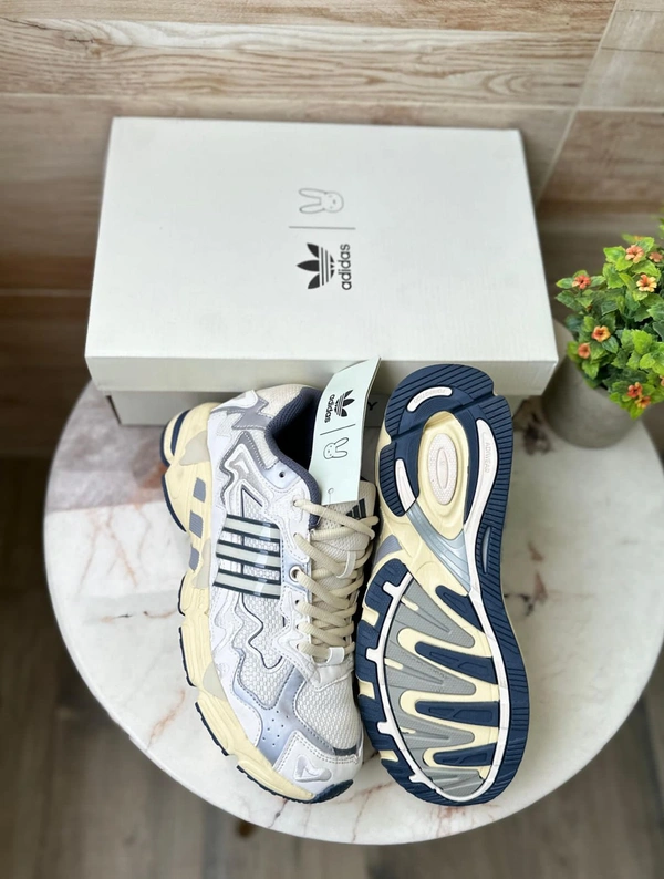 Adidas Bad Bunny Response CL - Euro 40