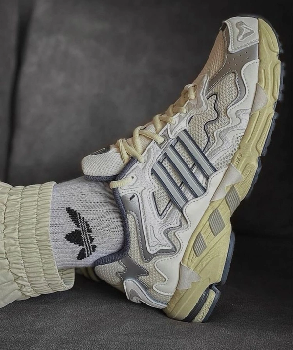 Adidas Bad Bunny Response CL - Euro 40