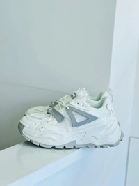 Imported Sneaker  - Alto, 8