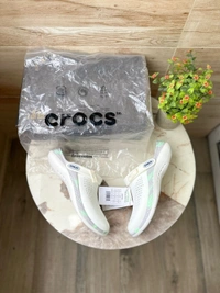 Crocs New Literide 369 Radium  - 9