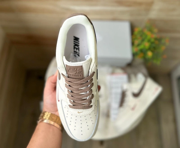 Nike Airforce Brown Swoosh - 37
