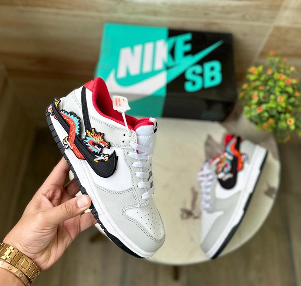 Nike Sb Dunk Low Year Of The Dragon - 43