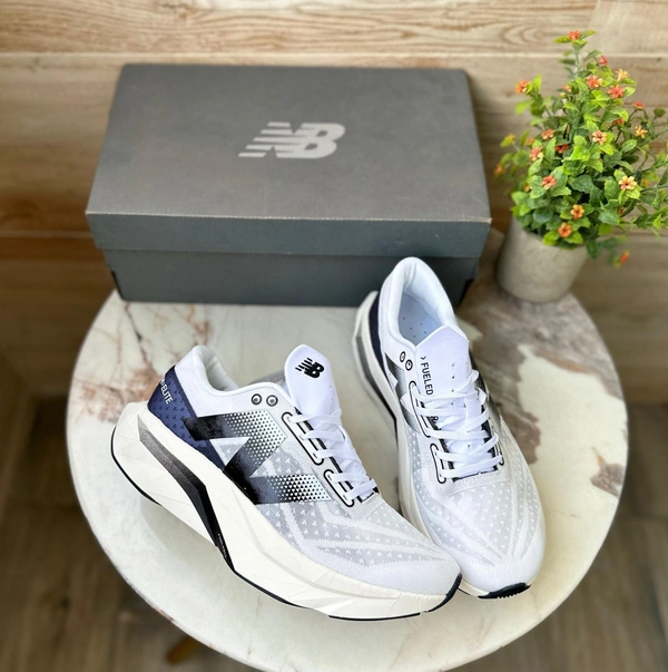 New Balance RC Elite V4 - Euro 44