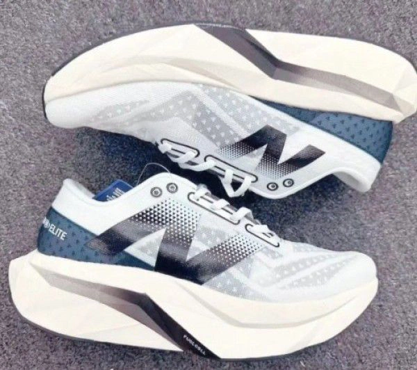 New Balance RC Elite V4 - Euro 44