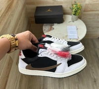 Nike Air Jordan Retro 1 Travis Scott Noir - 40