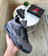 Air Jordan Retro 4 Olive  - 42