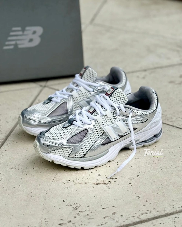 New Balance 1906 Metallic Silver - Euro 41