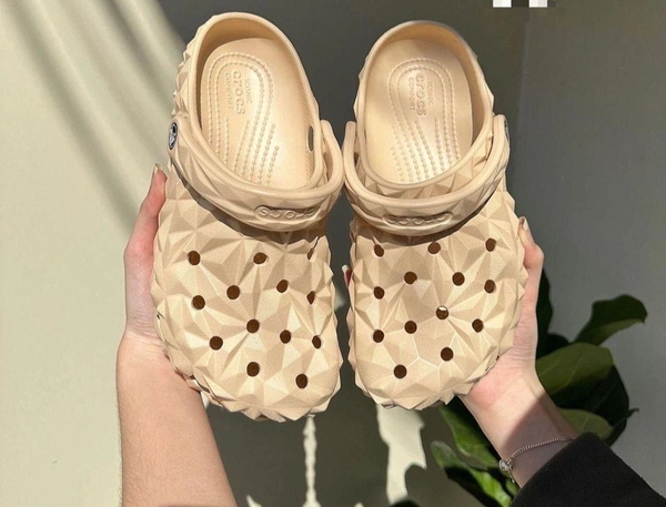 Crocs Off Grid Clogs - Euro 45