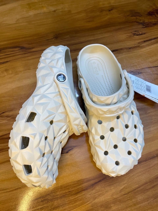 Crocs Off Grid Clogs - Euro 45