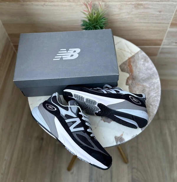 New Balance 990 V3 - Euro 44