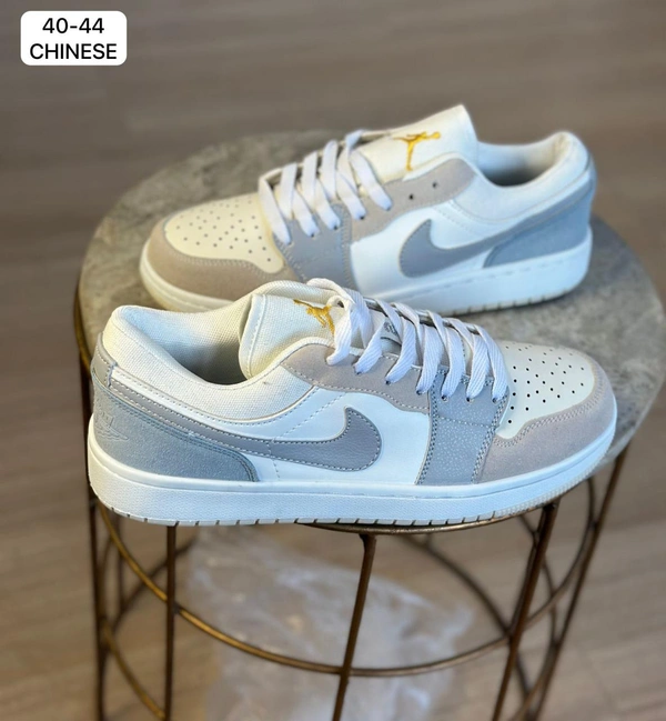 Jordans Retro 1 Paris  - 41