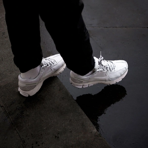 Nike Zoom Vomero 5 - 42