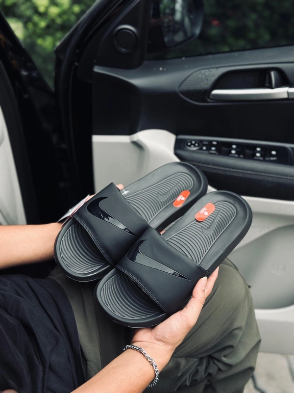 Nike Slides - Black, 9
