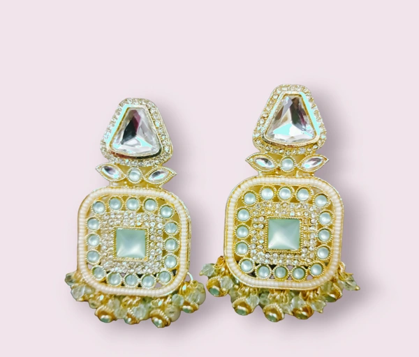 Fascinating Earrings  - Snowy Mint