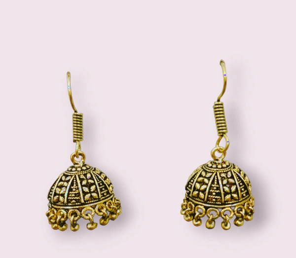 Simple And Elegant Earrings  - Gold