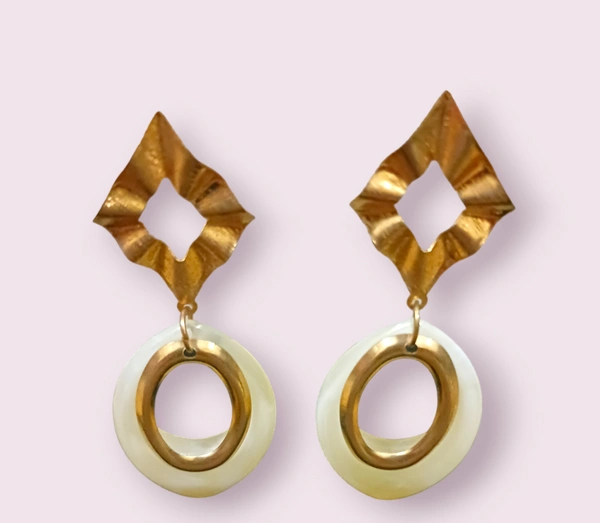 Stylish Earrings Choice - Baja White