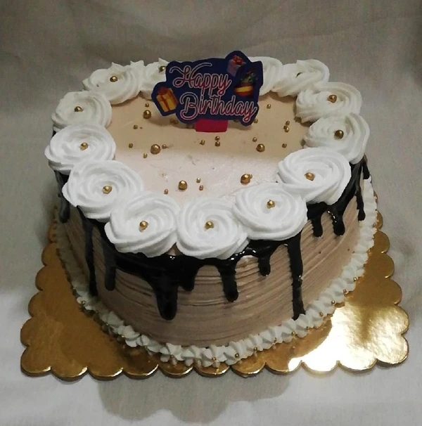 Love Shape Creamy Chocolate Cake With White Flower Toppings - 1 Pound