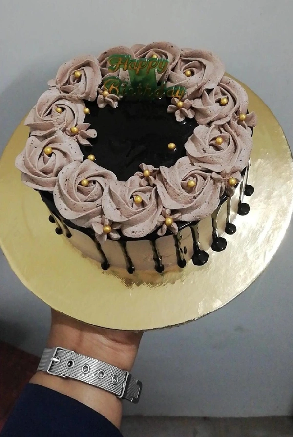 Mouthwatering Creamy Chocolush Chocolate Cake - 2 Pound