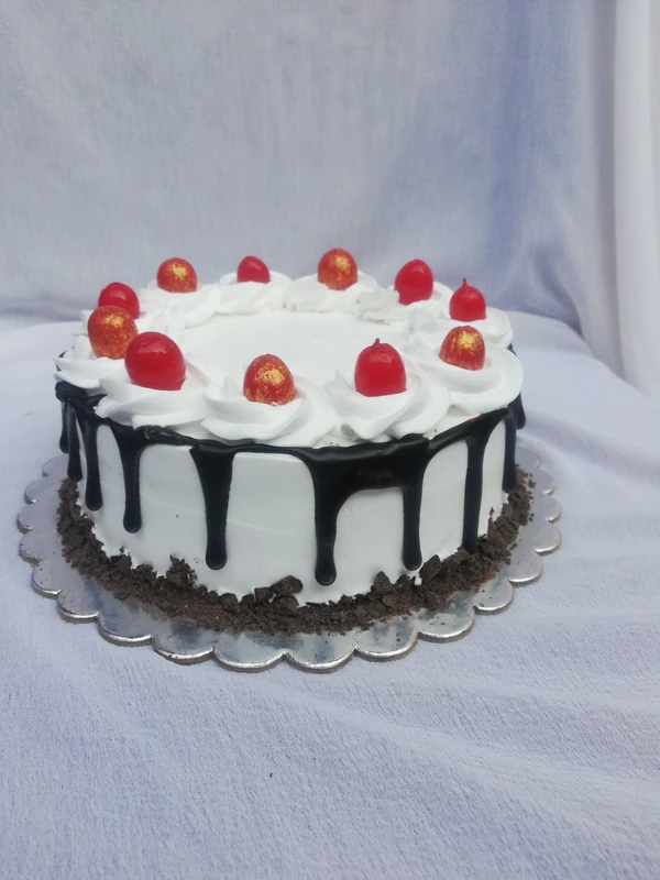 Plain Black Forest Cake - 1 Pound