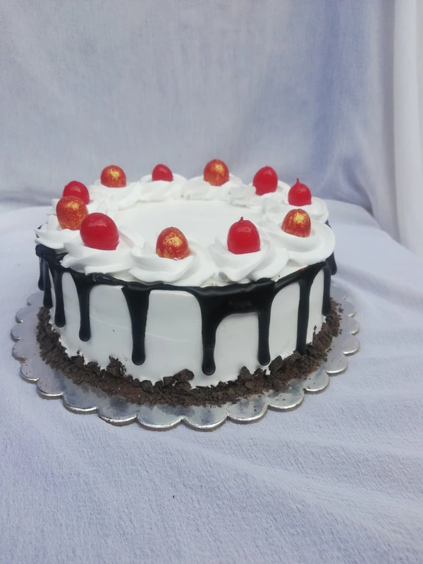 Plain Black Forest Cake - 2 Pound