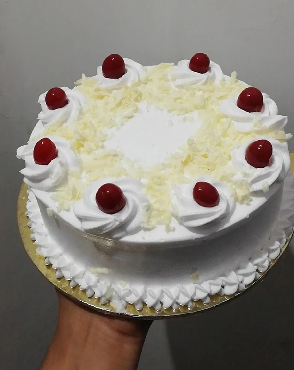 White Forest Cake With Cherry Topping - 2 Pound