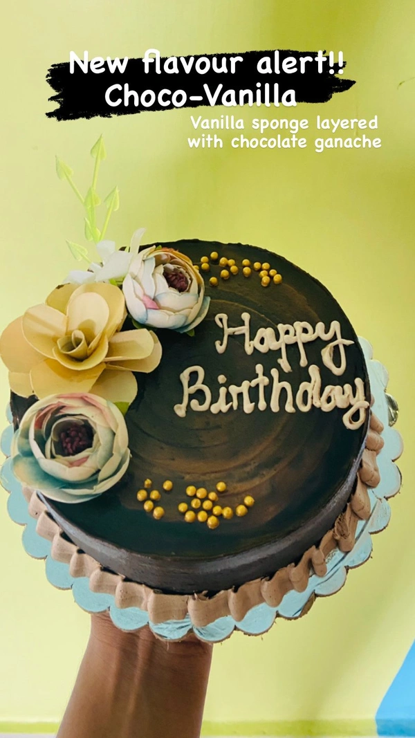 Choco Vanilla Cake With Flowers - 2Pound
