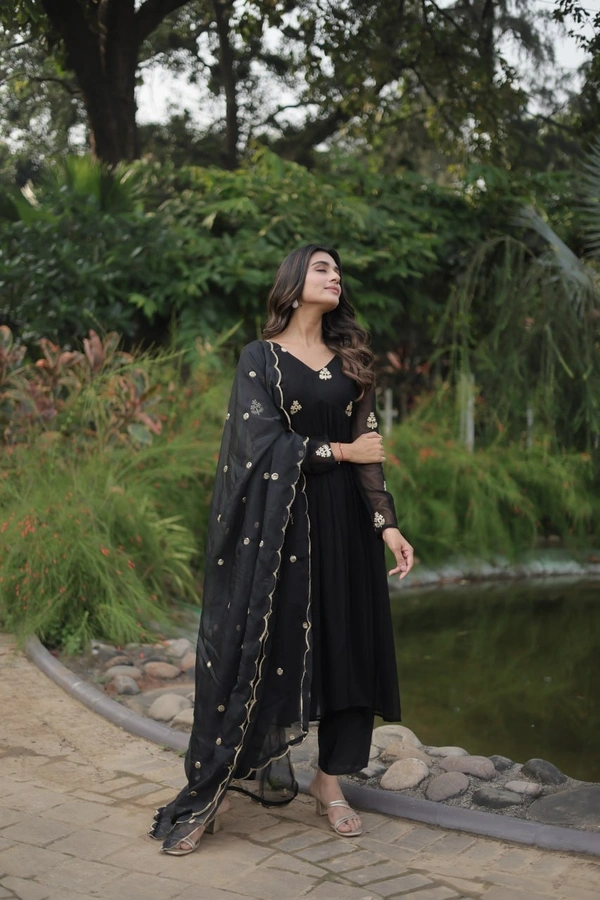 FWKA PREMIUM READYMADE ALIA CUT KURTI WITH PANT & DUPATTA SET - M-38, Black