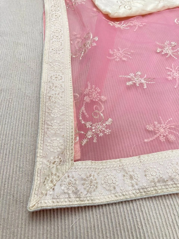 FWVLS SOFT NET CHIKANKARI EMBROIDERED SAREE WITH PIPING BORDER AND BLOUSE PIECE - Pink