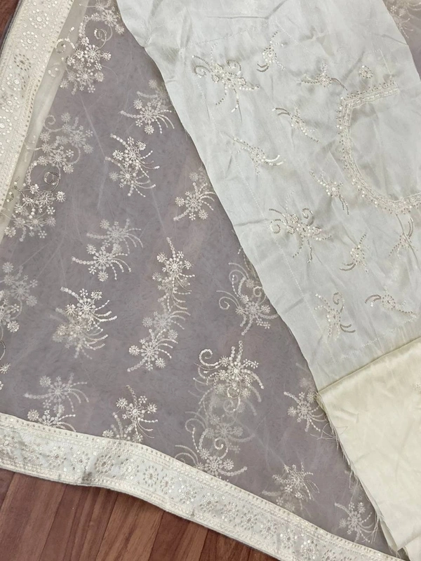 FWVLS SOFT NET CHIKANKARI EMBROIDERED SAREE WITH PIPING BORDER AND BLOUSE PIECE - White