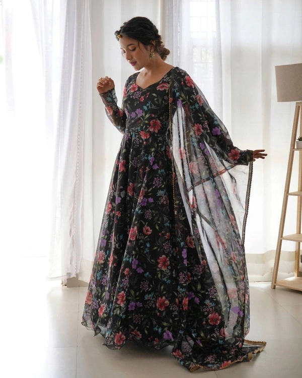 FWMV FLOWERY PRINT GEORGETTE GOWN WITH DUPATTA - L, Black