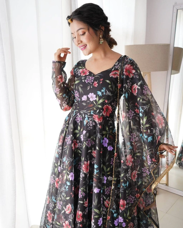 FWMV FLOWERY PRINT GEORGETTE GOWN WITH DUPATTA - L, Black