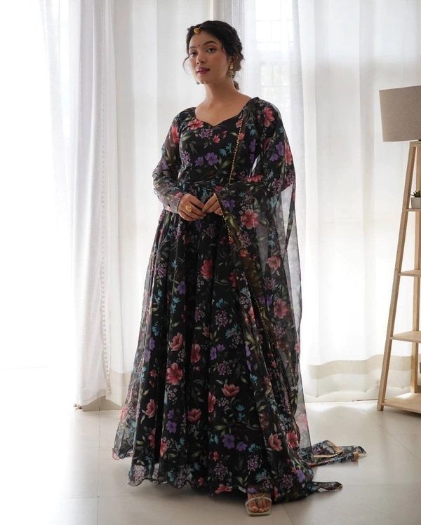 FWMV FLOWERY PRINT GEORGETTE GOWN WITH DUPATTA - L, Black