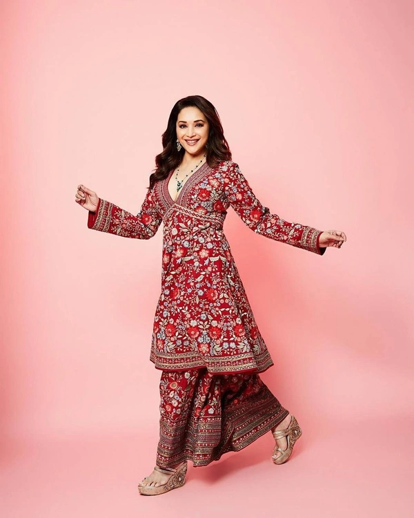 FWVF FLARED GEORGETTE TOP WITH BEAUTIFUL FULLY EMBROIDERED GEORGETTE PLAZZO  - XXL-44, Bright Red