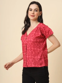 FWVL FANCY PRINTED CREP  SHORT TOP - M-38, Brink Pink