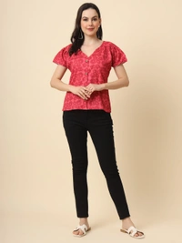 FWVL FANCY PRINTED CREP  SHORT TOP - M-38, Brink Pink