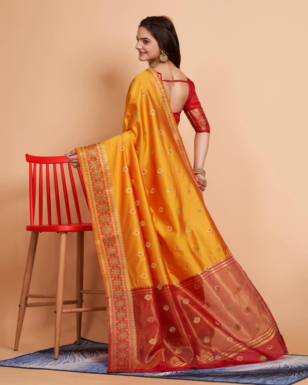 FWVLS BANARASI JAQUARD SILK SAREE WITH RICH RICH CONTRAST PALLU - Gold