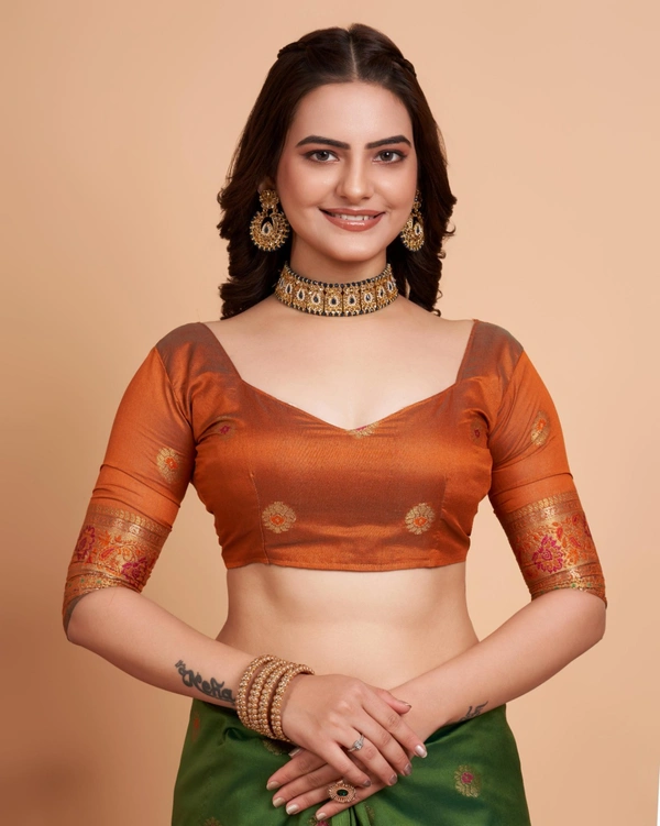 FWVLS BANARASI JAQUARD SILK SAREE WITH RICH RICH CONTRAST PALLU - Green