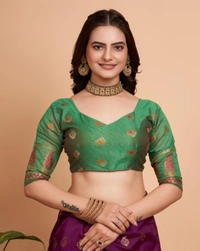 FWVLS BANARASI JAQUARD SILK SAREE WITH RICH RICH CONTRAST PALLU - Magenta Red