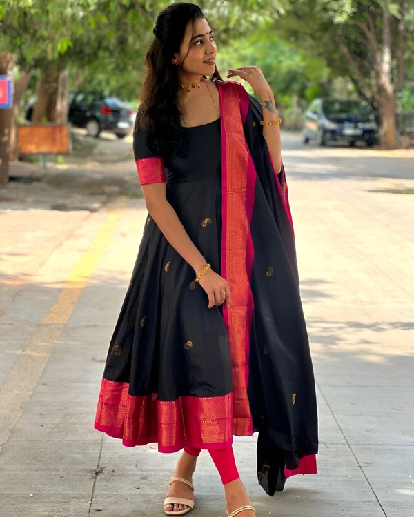 Black Paithani Silk - M
