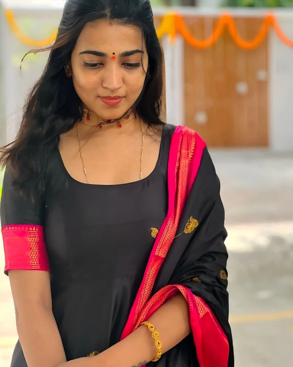 Black Paithani Silk - L