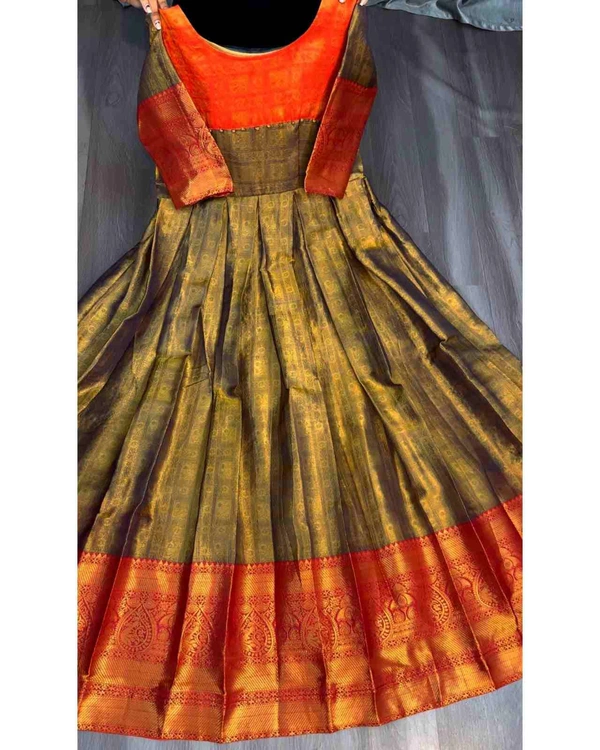 Kanjivaram silk Gown - Free Size, Olive (3)