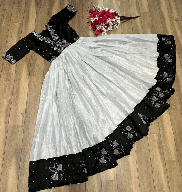 Tissue Silk Gown - M